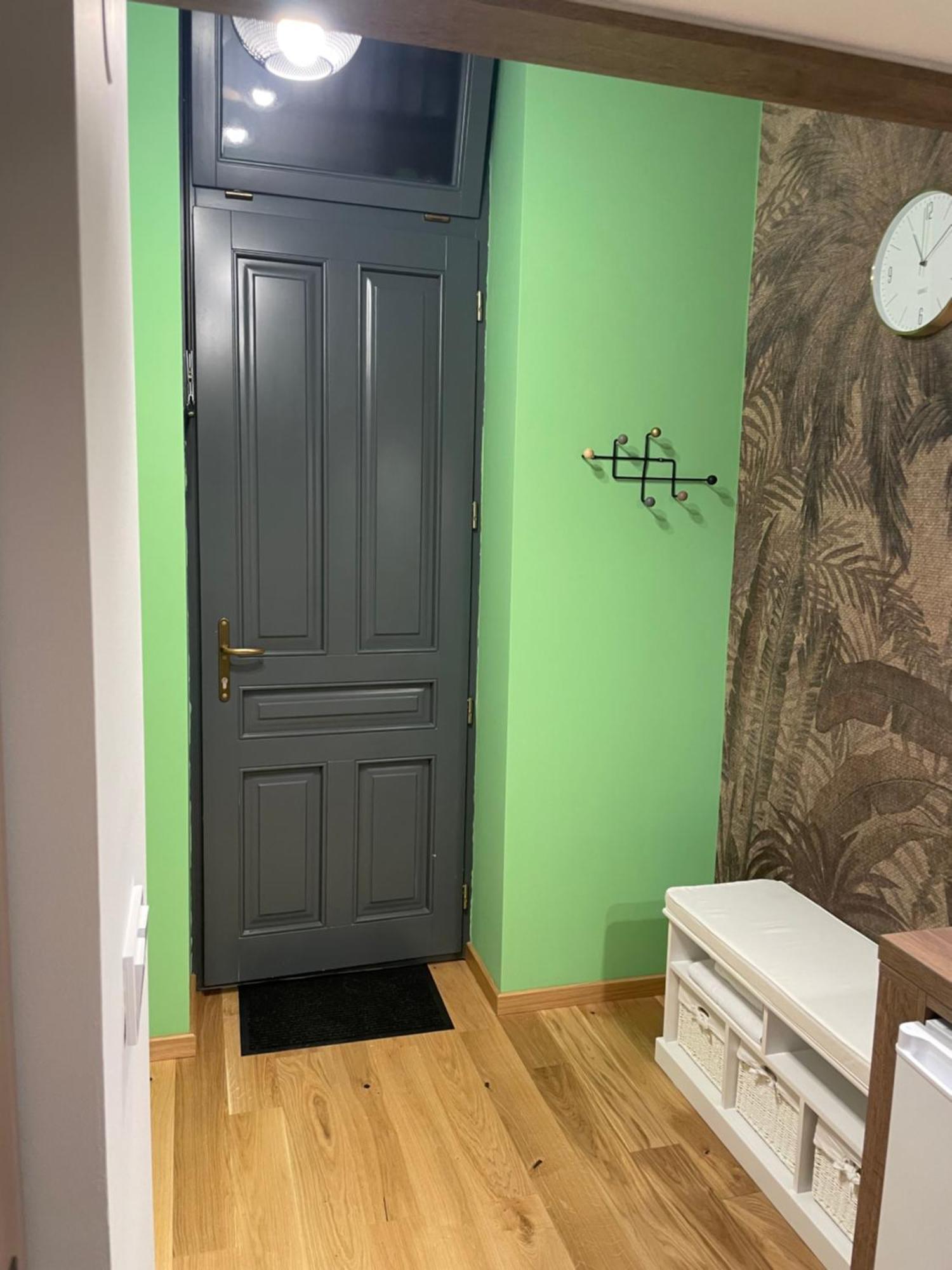 Central Apartment With 2 Bedrooms And 2 Bathrooms Oradea Exterior photo